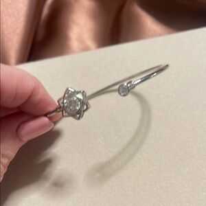 Elegant Silver Bracelet with Crystal Accents